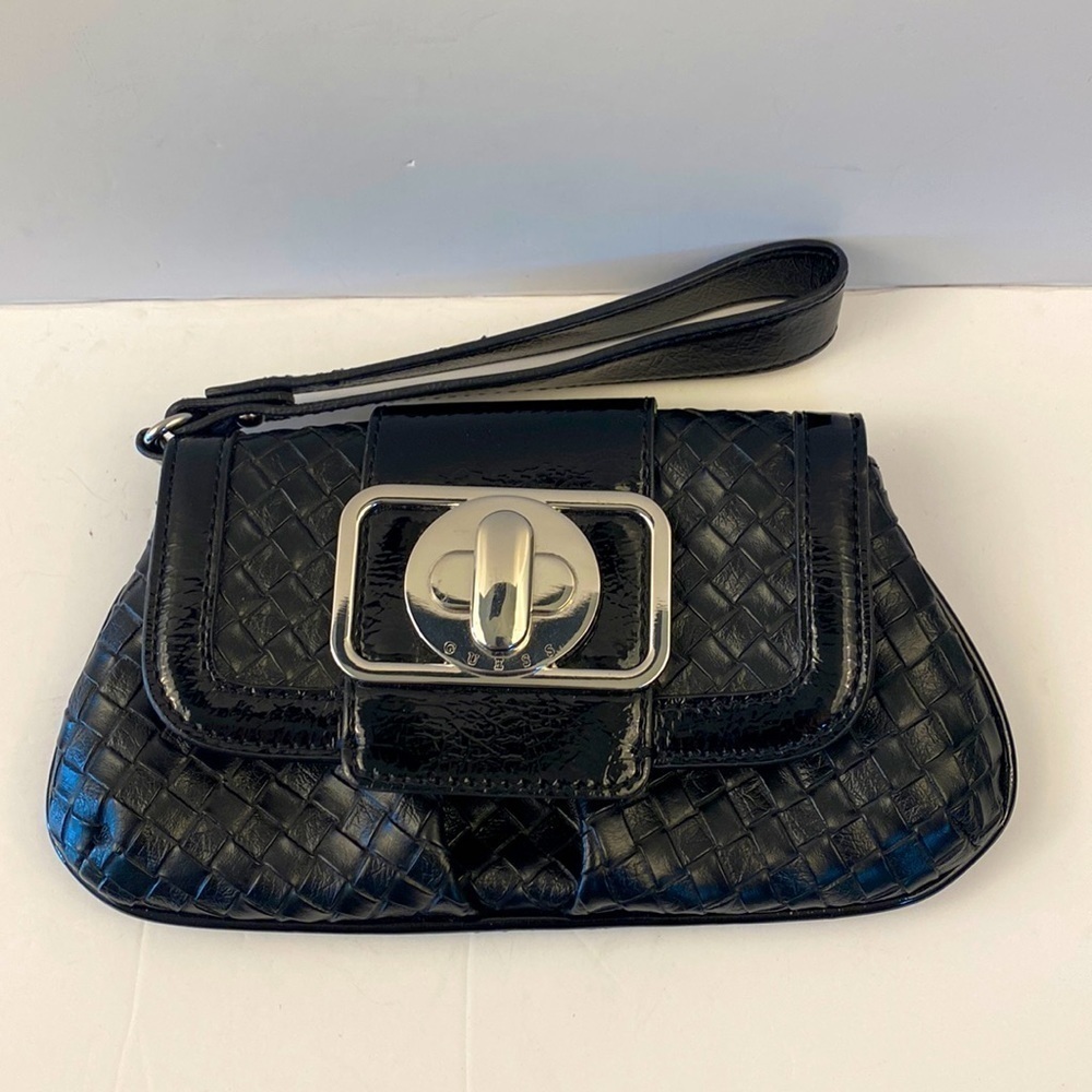 Guess purse wristlet magnet lock zippered pocket black woven silver hardware